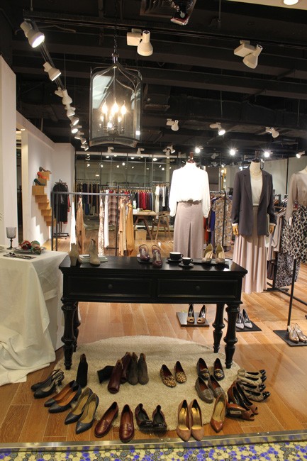 naingirl女装店铺形象