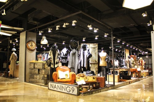 Naning9女装店铺展示