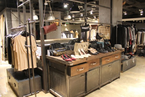 Naning9女装店铺展示