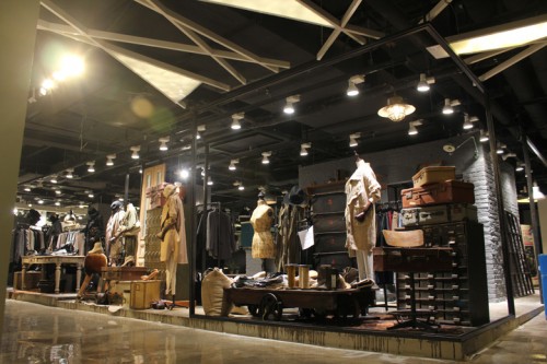 Naning9女装店铺展示