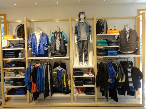 棵棵树童装店铺形象