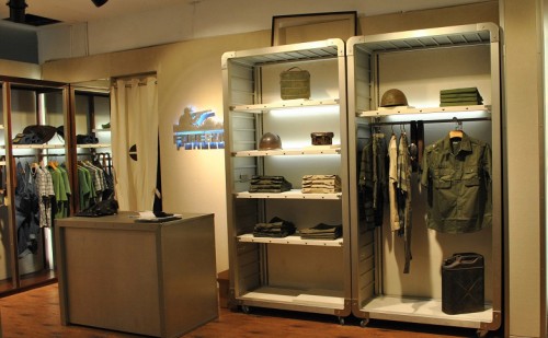 弗邦行休闲装店铺展示