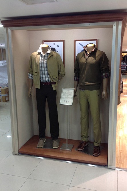 弗邦行休闲装店铺展示