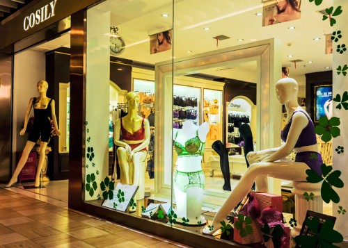 古思丽内衣店铺展示