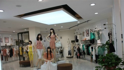 曼言女装店铺展示