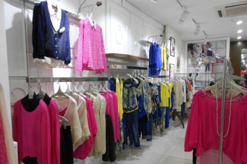 曼言女装店铺展示