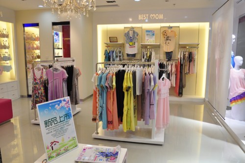 摩登妈咪女装店铺展示
