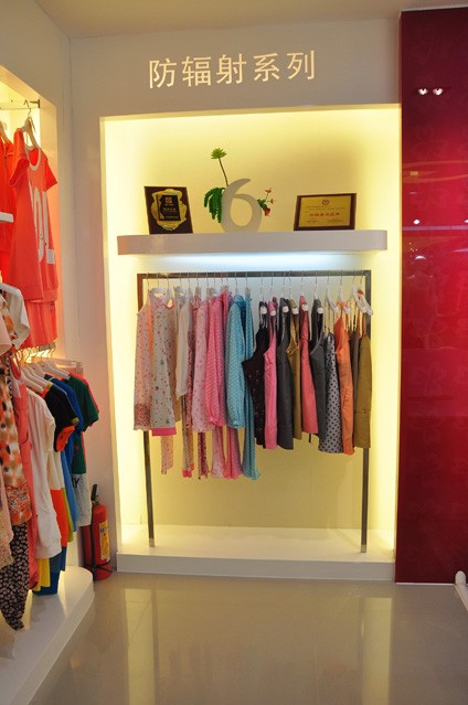 摩登妈咪女装店铺展示