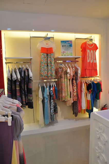 摩登妈咪女装店铺展示