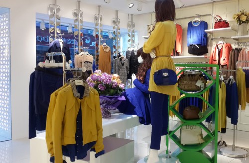 朵以女装店铺展示