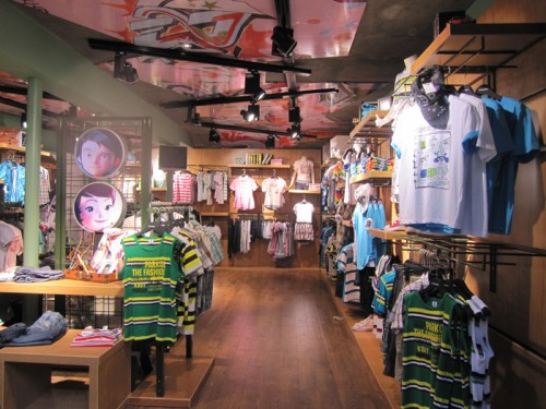 今童王童装店铺形象