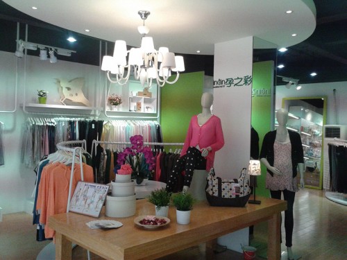 孕之彩女装店铺形象