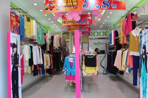 雅苑女装店铺展示