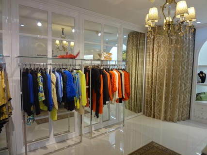 欧丝蒂雅文女装店铺形象