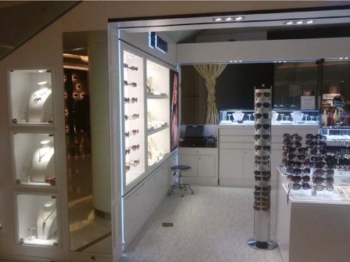 菲尔南多饰品店铺展示