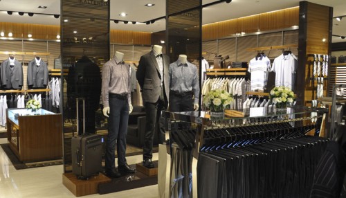卡尔丹顿男装店铺展示