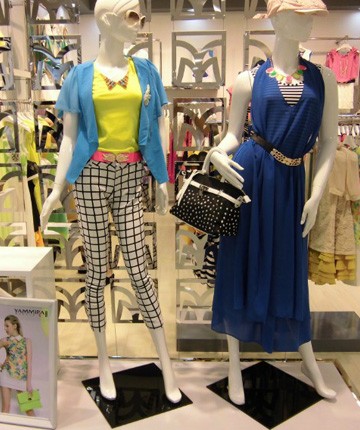 雅美瑞女装店铺展示