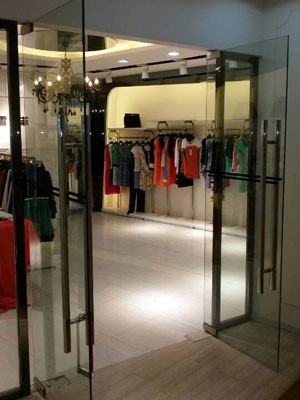 迪如女装店铺展示