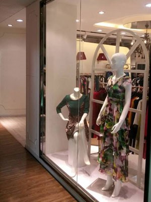迪如女装店铺展示