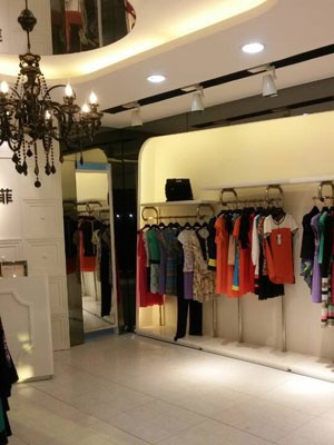 迪如女装店铺展示