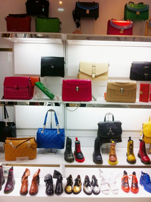 丹比奴女包店铺展示