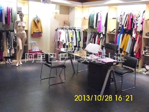 播唛女装店铺展示