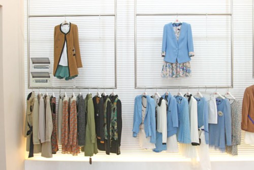 夺宝奇兵女装店铺展示