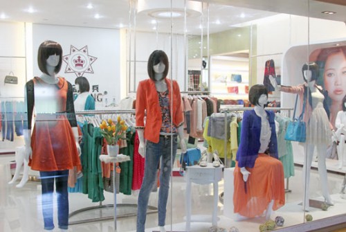 夺宝奇兵女装店铺展示