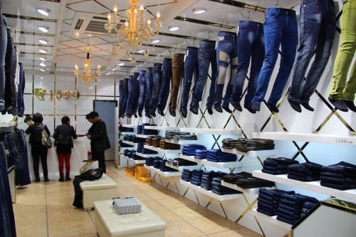 壹叁捌零男装店铺展示