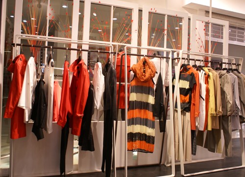 缇蕾娜女装店铺展示