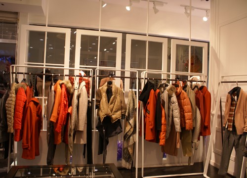 缇蕾娜女装店铺展示