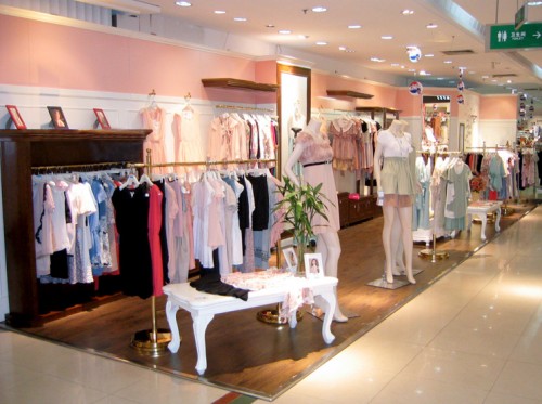 1727女装店铺展示