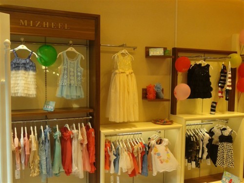 米芝儿童装店铺展示