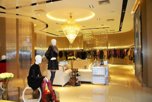 丝佛卡女装店铺展示