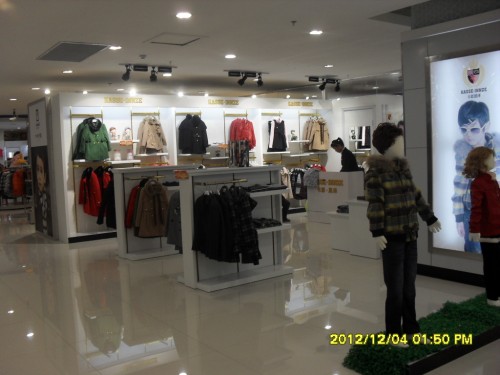 卡思恩泽童装店铺展示