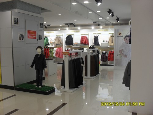 卡思恩泽童装店铺展示