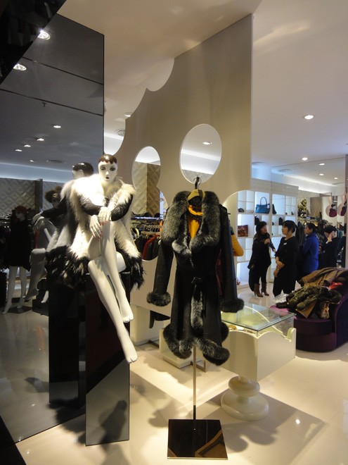 妮莹女装店铺形象