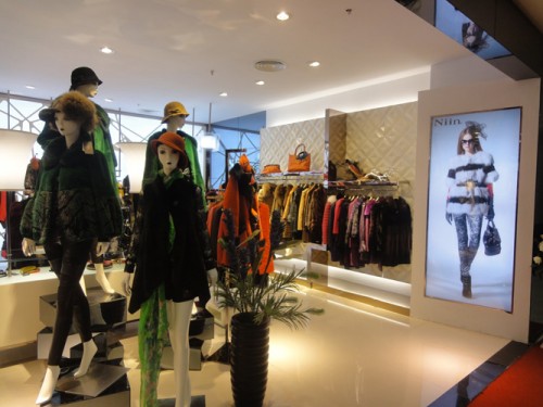 妮莹女装店铺形象