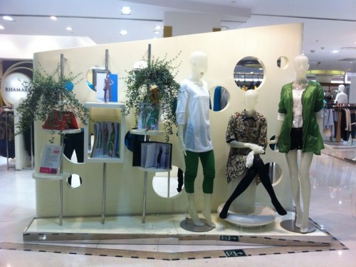 瑞玫尔女装店铺形象