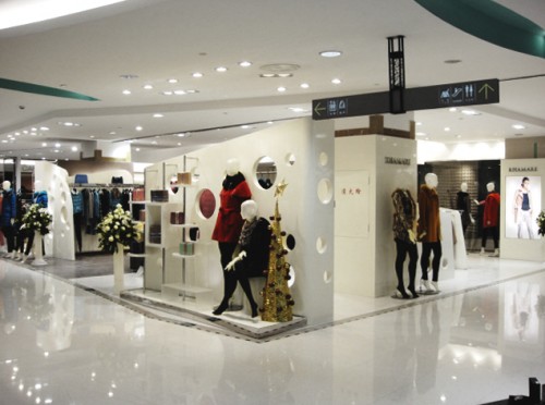 瑞玫尔女装店铺形象