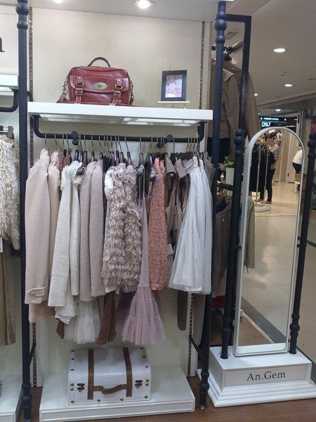 安琳琅女装店铺展示