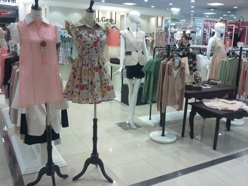 安琳琅女装店铺展示