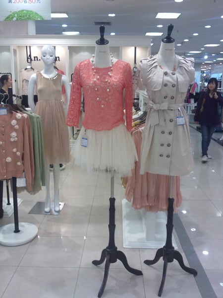 安琳琅女装店铺展示