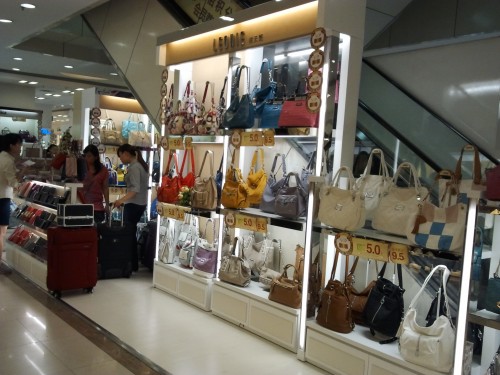 leonie饰品店铺形象