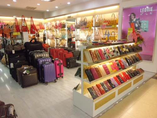 leonie饰品店铺形象