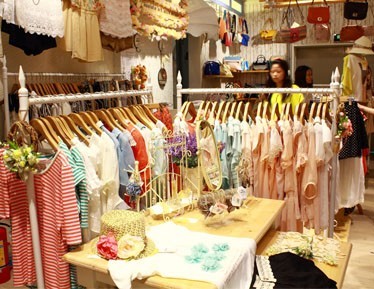 a3女装店铺展示