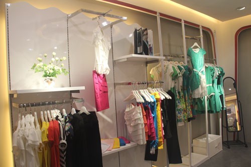 香港娜璐多服饰女装店铺展示