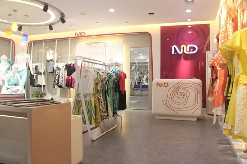 香港娜璐多服饰女装店铺展示