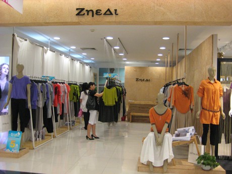 哲迪女装店铺展示