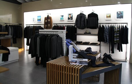 卡希斯伦男装店铺展示